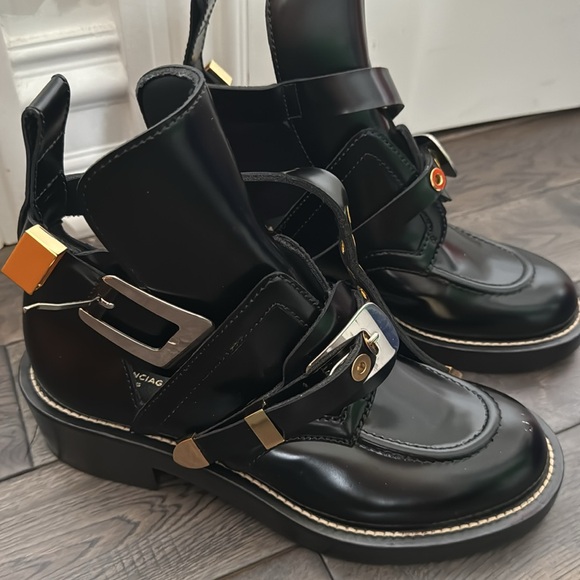 Balenciaga perfect condition - Picture 2 of 7